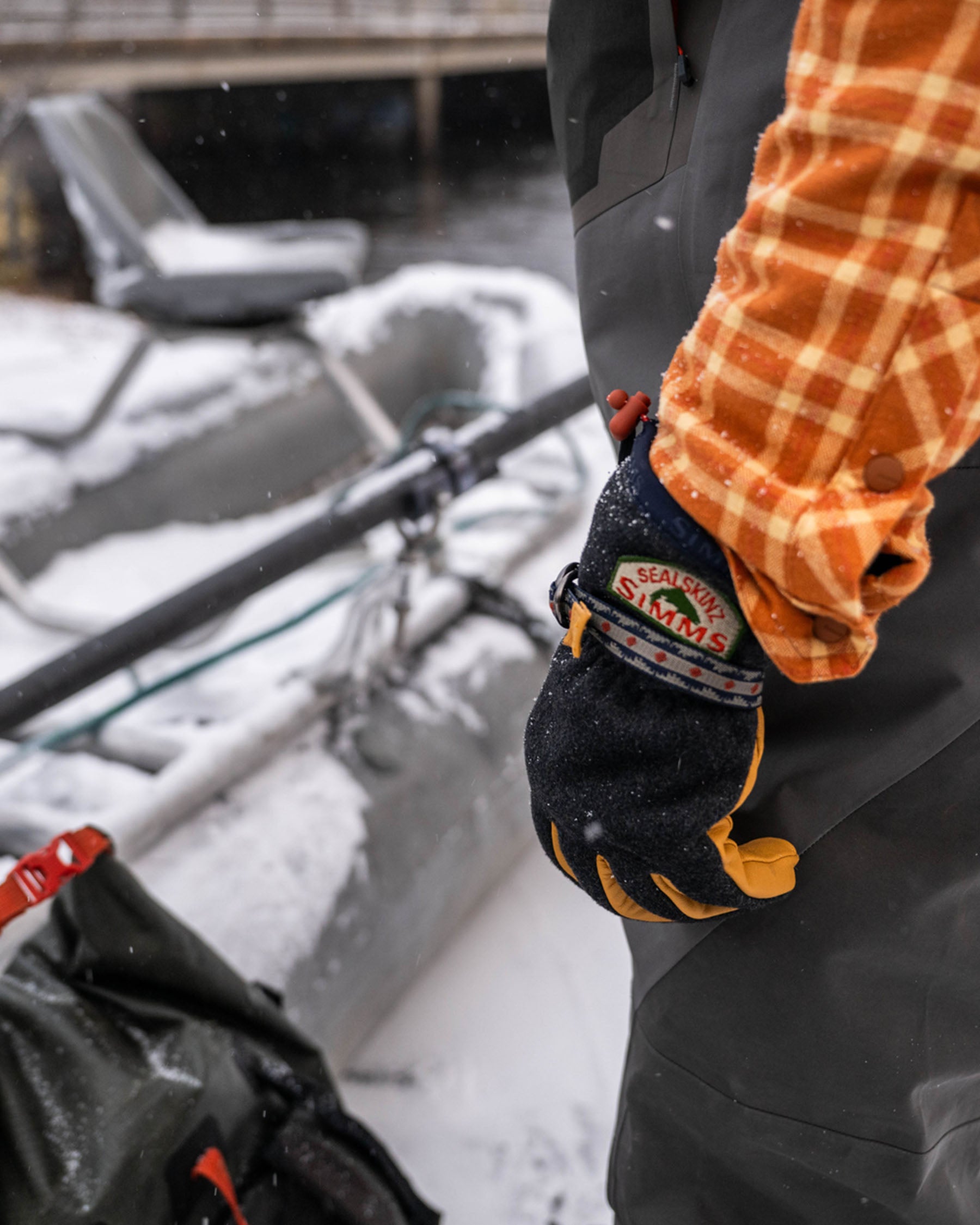 Men's Simms x Sealskinz Baxter Glove - Image 2