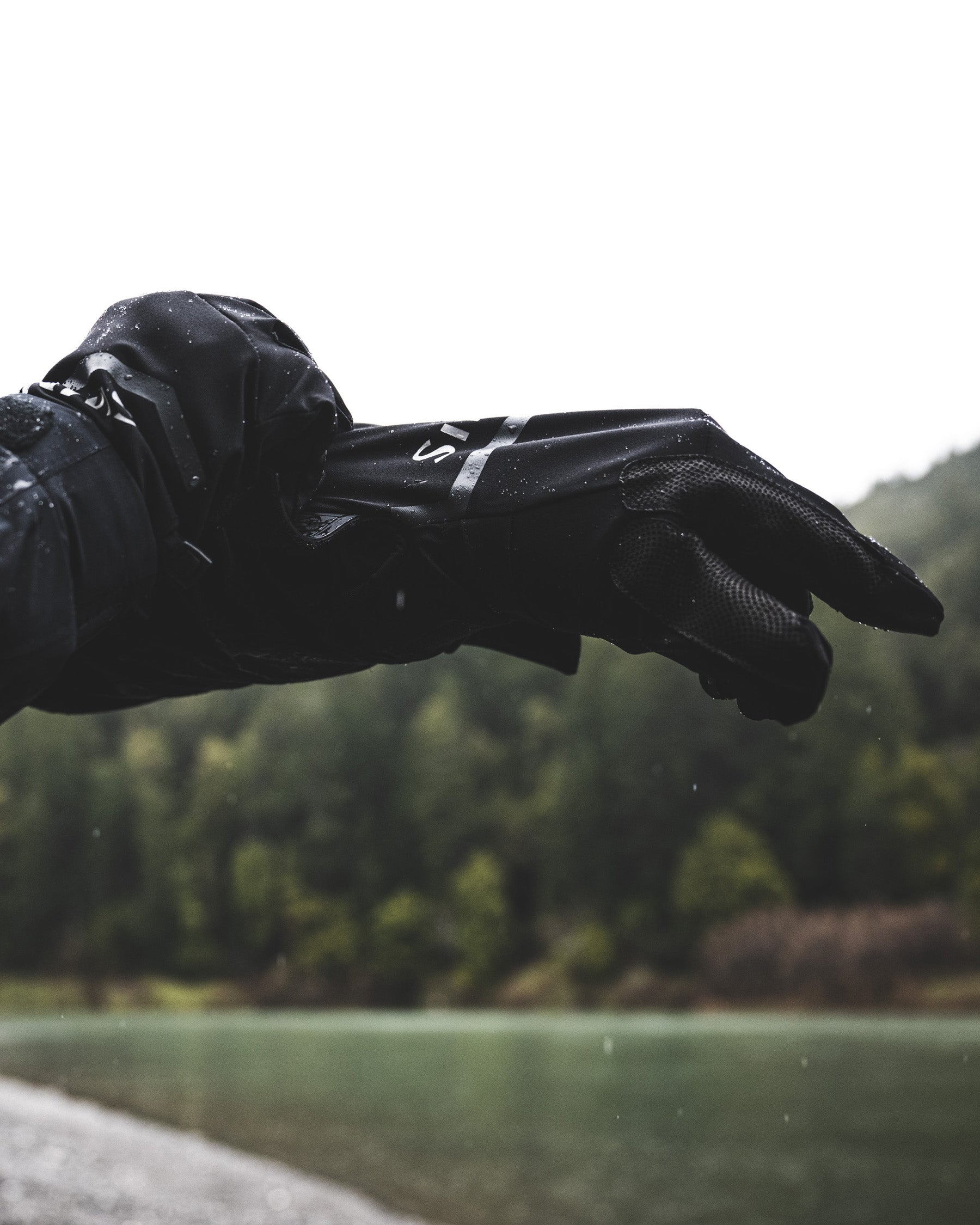 ProDry™ GORE-TEX Fishing Glove + Liner - Image 4