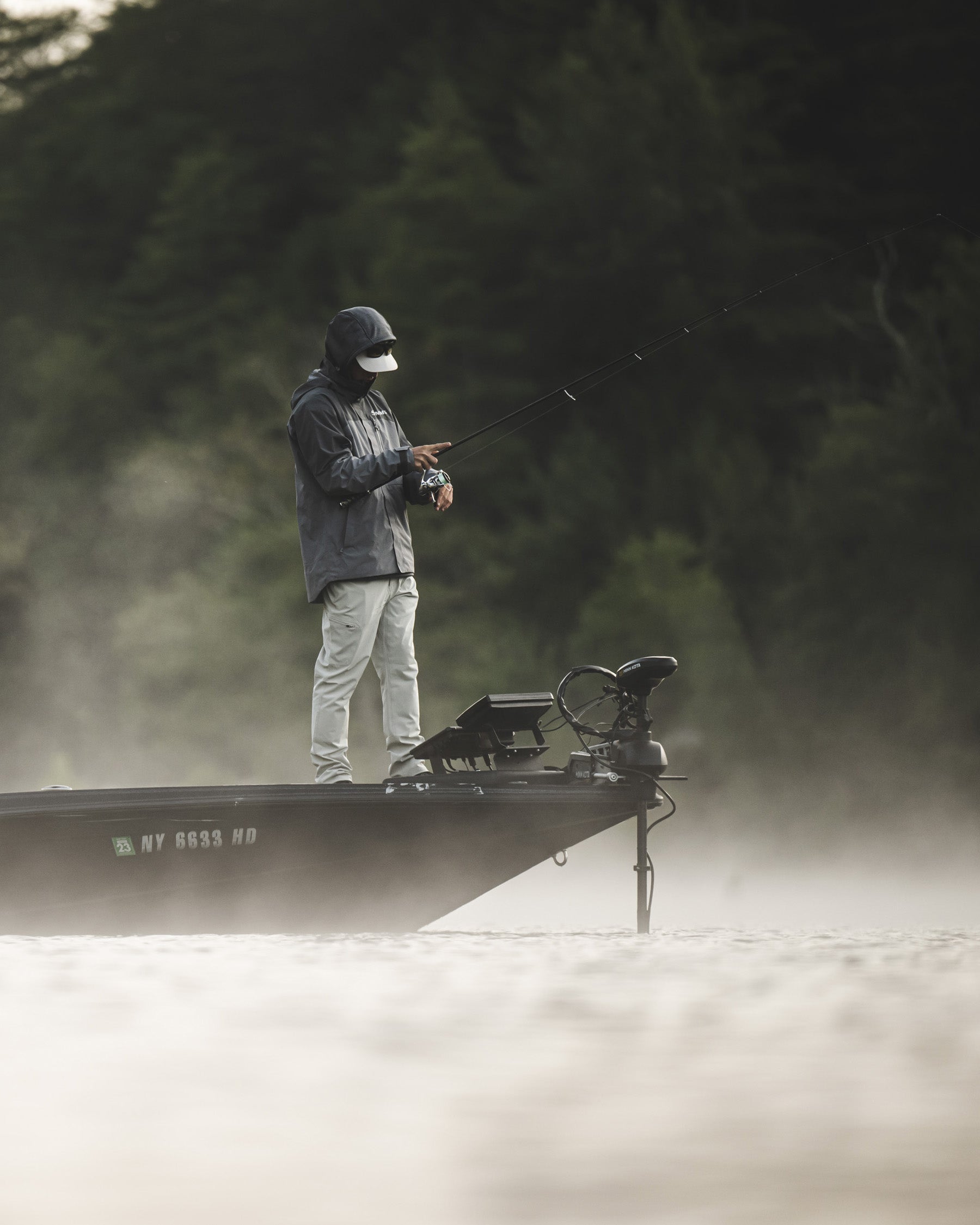 Men's Simms Challenger Fishing Jacket - Image 2
