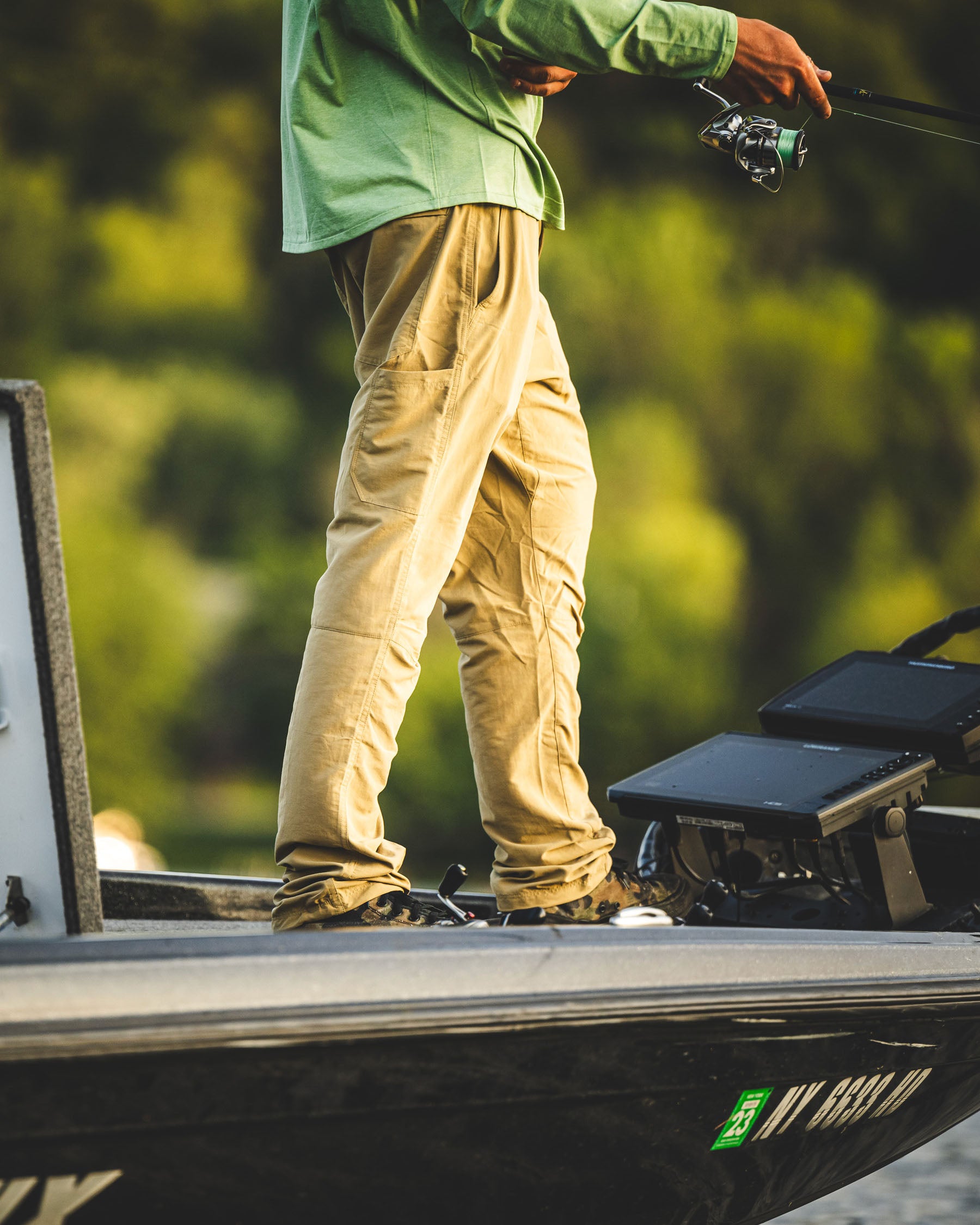 Men's Superlight Fishing Pant - Past Season - Image 6